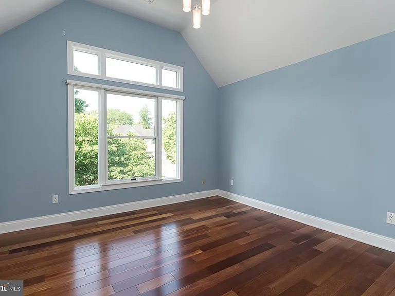 30 Leicester Ct — Photo 18