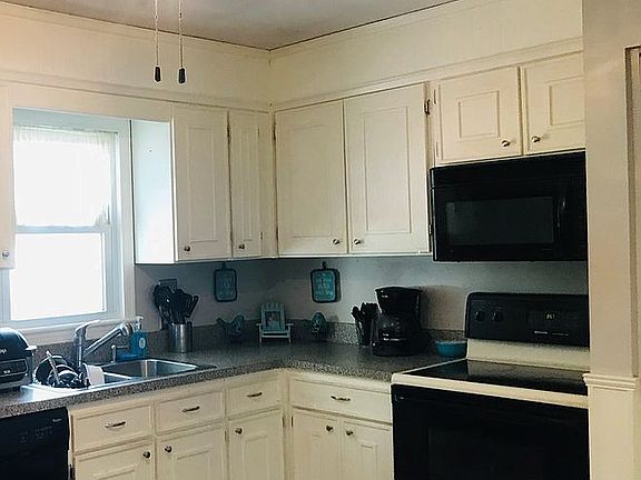 2nd image of 133 N New Ave