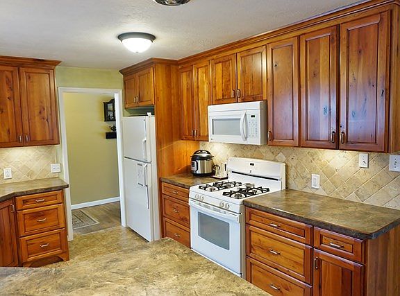 3rd image of 2815 Holly Pl
