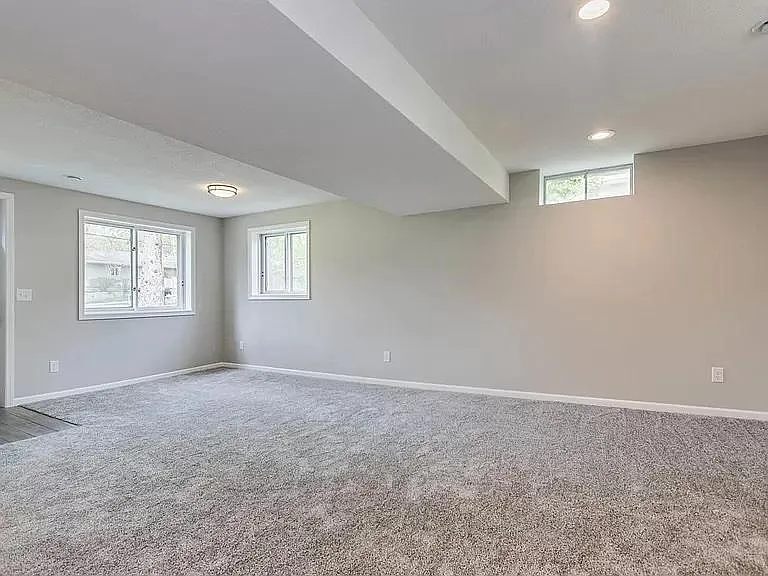 181 Dawn Ave — Photo 16