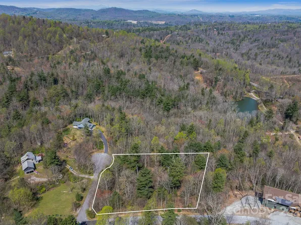 438 Corsica Ln #8, Saluda, NC 28773