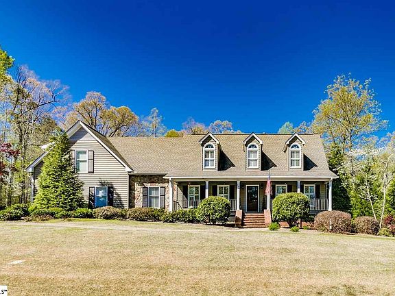 2nd image of 208 Valley Oak Dr