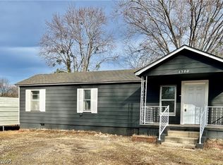 1300 W Kelly St, Ozark, AR 72949