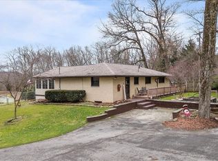 111 Oakwood Rd, Boyers, PA 16020