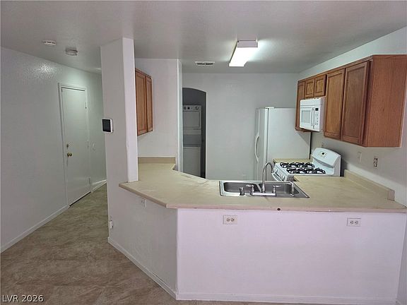 5th image of 10026 Crisp Clover St