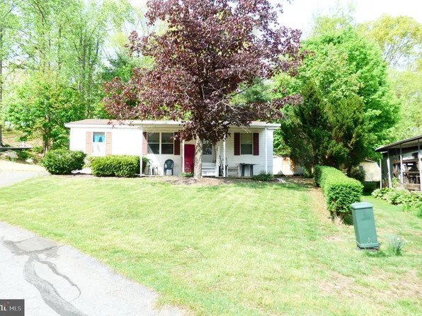 227 Lexington Dr, Hereford, PA 18056