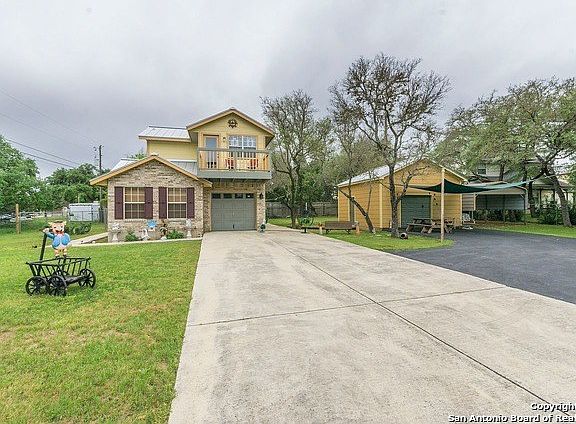 2nd image of 2142 Lakeview Dr