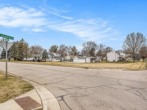 5th image of 7326 Jamaica Ln