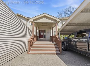 4964 Oak Hill Dr, Waterford, MI