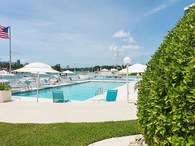 900 Bay Dr #224 — Photo 40