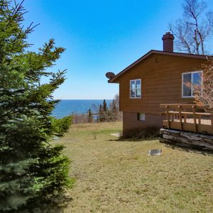 7168 Bayview Dr, Tofte, MN, 55615