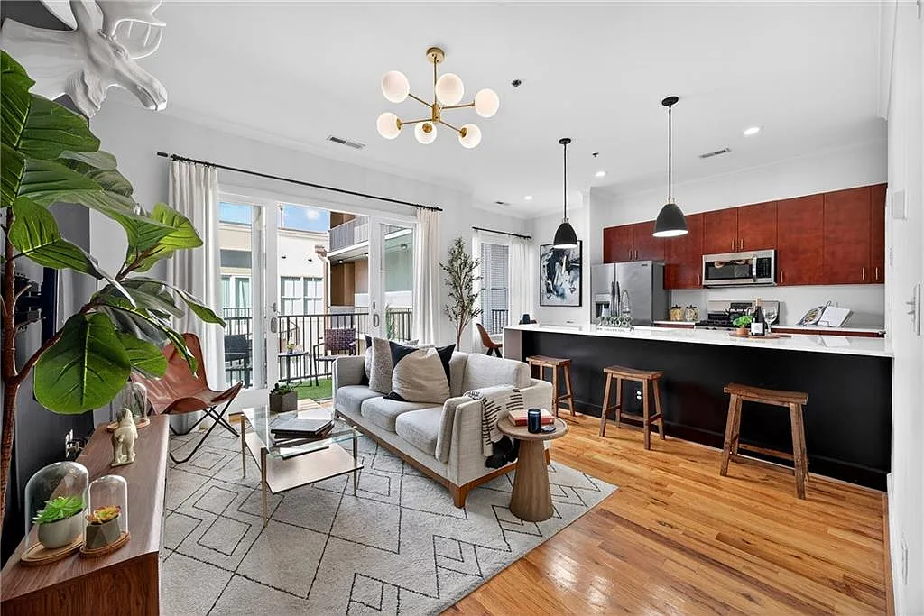 1 bed, 1.0 bath, 745 sqft, $1,795 — Photo 1