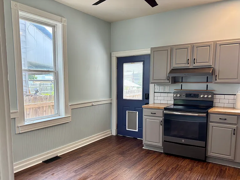 524 E Ormsby Ave — Photo 16