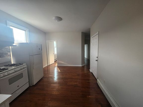3rd image of 311 S 6th St #37E