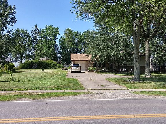 3rd image of 32740 Electric Blvd