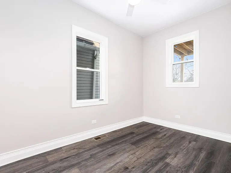 641 W 48th St #1 — Photo 11