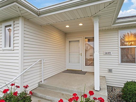 3rd image of 1409 S Avalon Ln