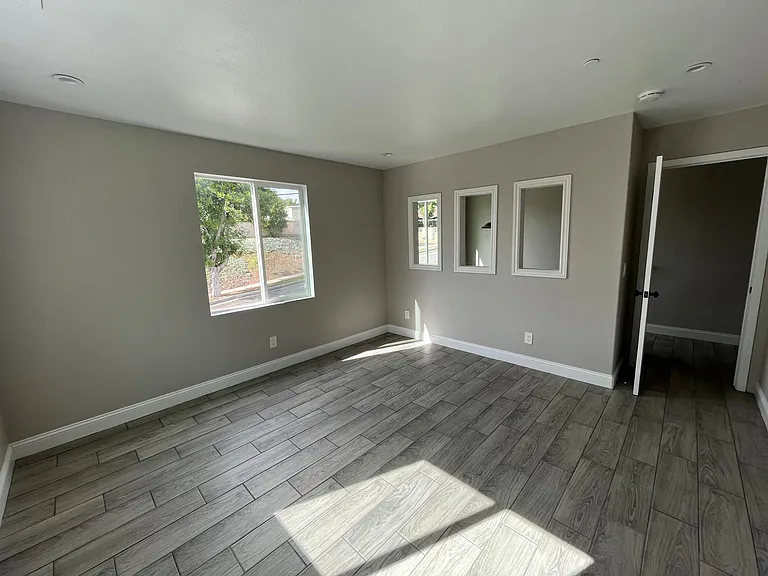 745 W 4th Ave — Photo 2