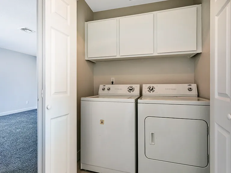 # Guardian Realty 6250 W Flamingo Rd Apt 55 Las Vegas Condo Rental laundry washer dryer_02062020