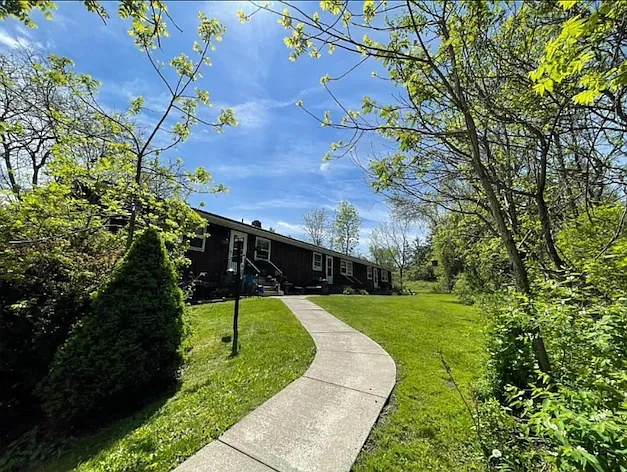 1289 Ellis Hollow Rd — Photo 1