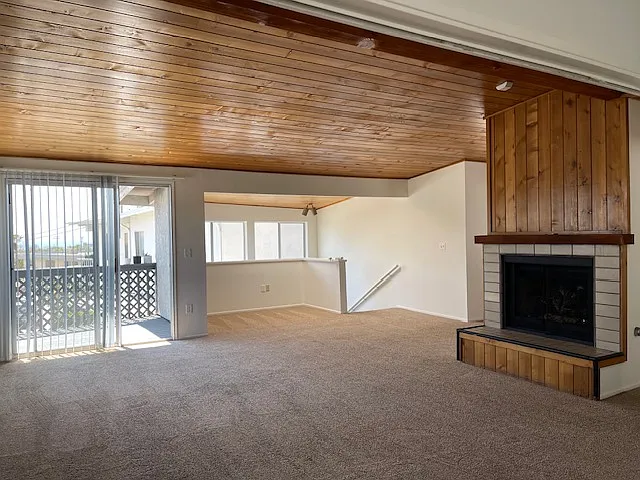 314 Encino Ln — Photo 3