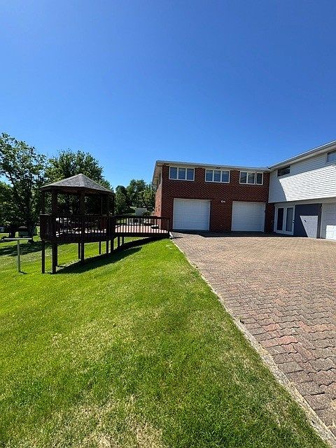2nd image of 352 Crescent Dr