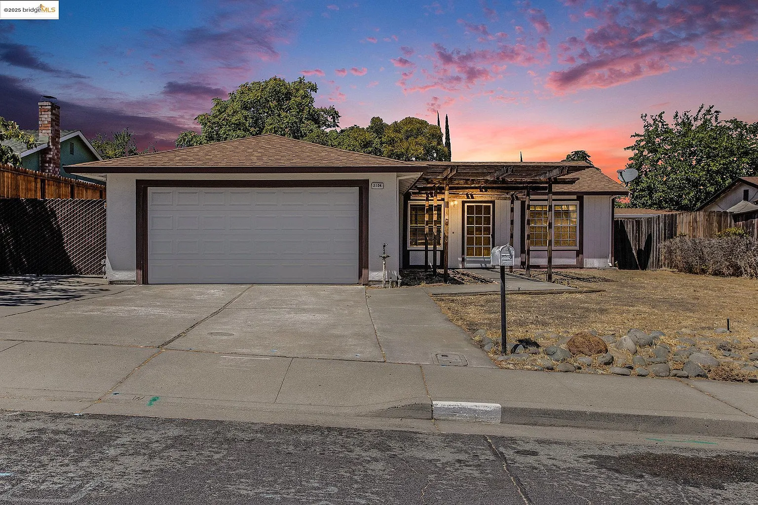 2104 Colfax Way photo 1