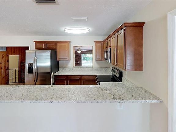 5th image of 1540 W Beresford Ave