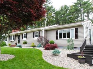 15 Burt St, Acushnet, MA 02743