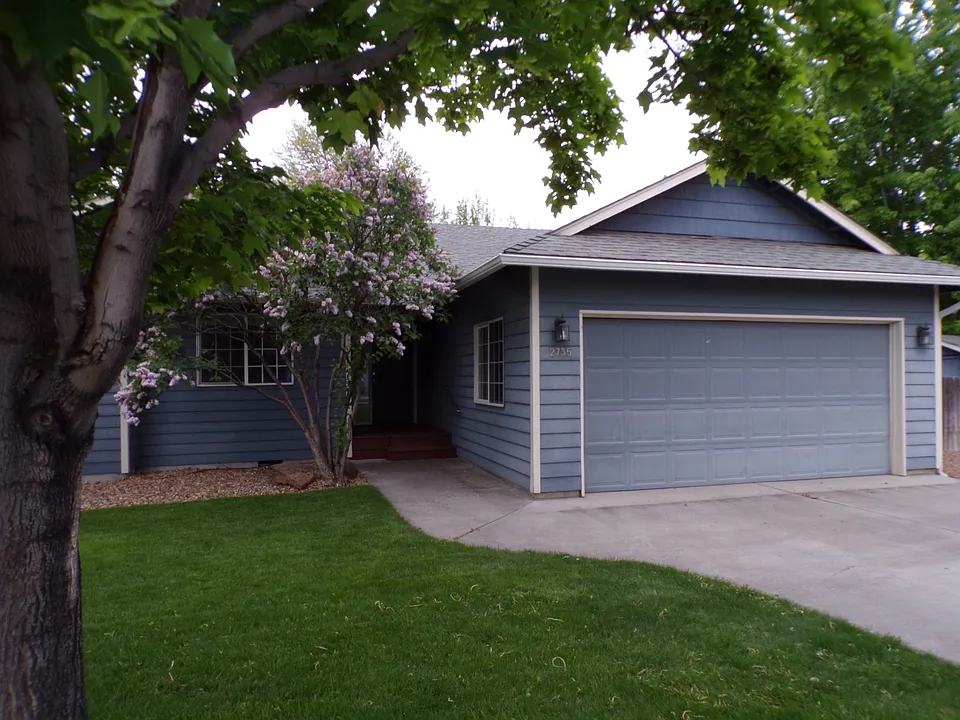 2735 NW 15th St