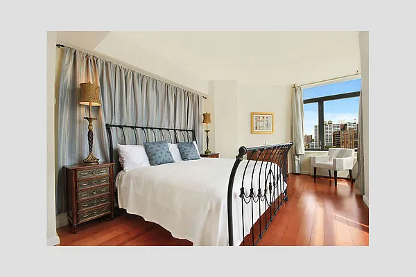 Sold by Stribling | media 3