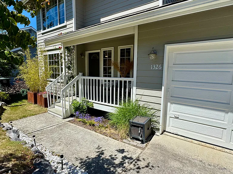 Front Entrance & Porch