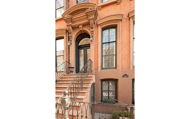 Sold by Douglas Elliman | media 12