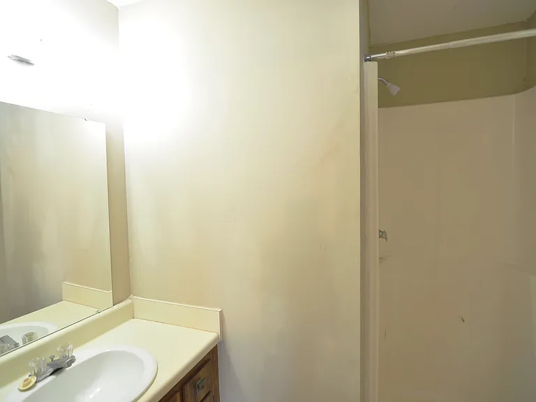 12104 Carriage Ct SE — Photo 5