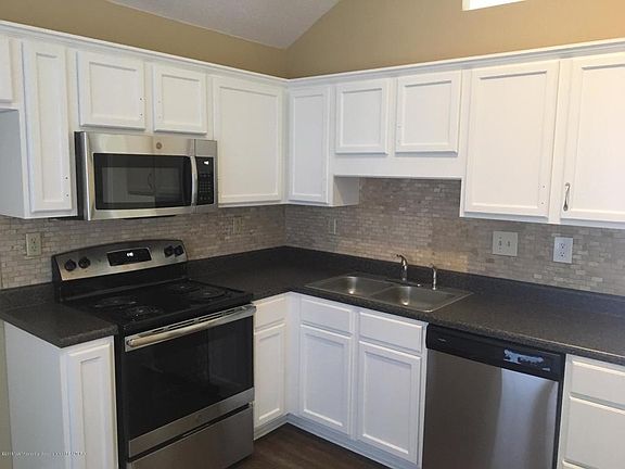 2nd image of 2674 Waverly Dr