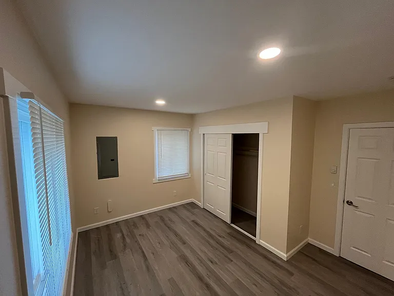 20704 Des Moines Memorial Dr S — Photo 9