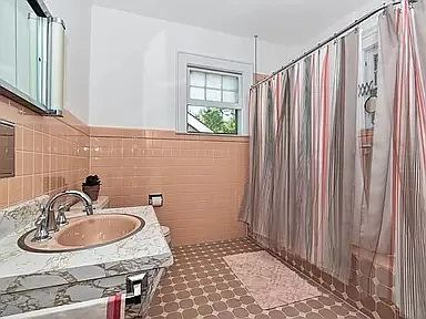 80 Montrose St — Photo 13