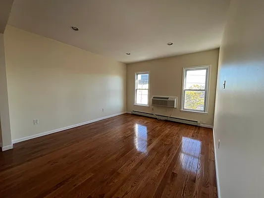 Rented by Parlor Real Estate Corp | media 11