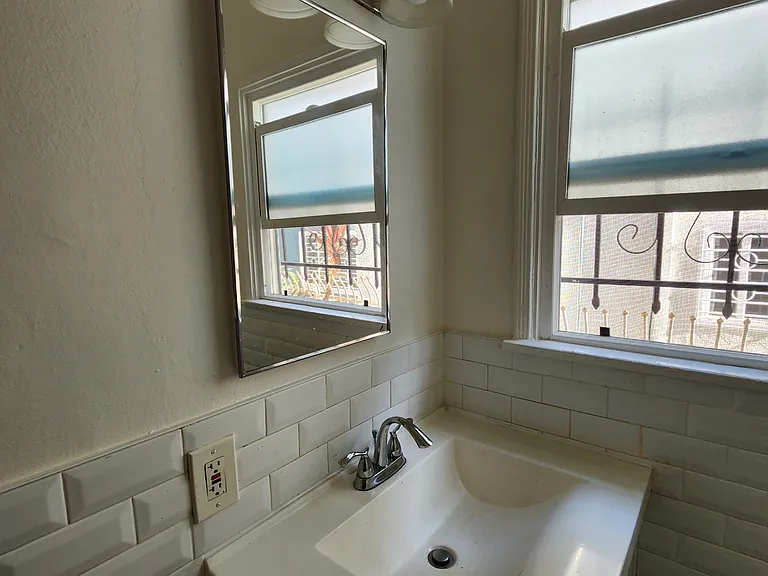 1781 N Orchid Ave #103 — Photo 10