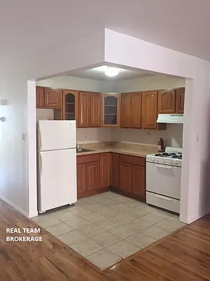Rented by Real Team Brokerage | media 9