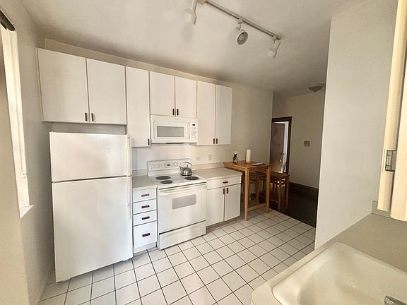 5th image of 4866 N Ashland Ave APT 2E