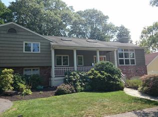34 Dorcar Rd, Newton, MA 02467