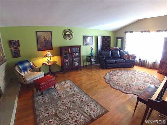 4th image of 1133 Colvin Blvd