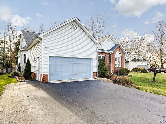 3rd image of 4993 Hanover Meadow Dr