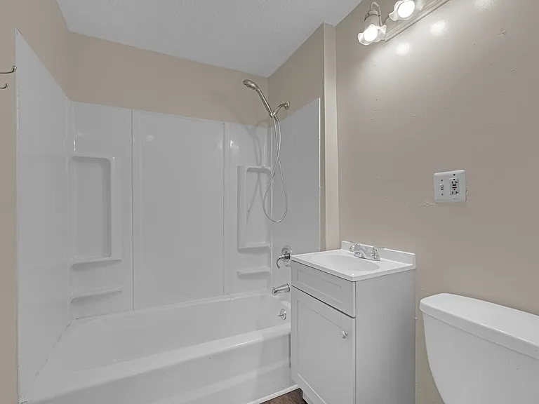 21 Pleasant St #25 — Photo 5
