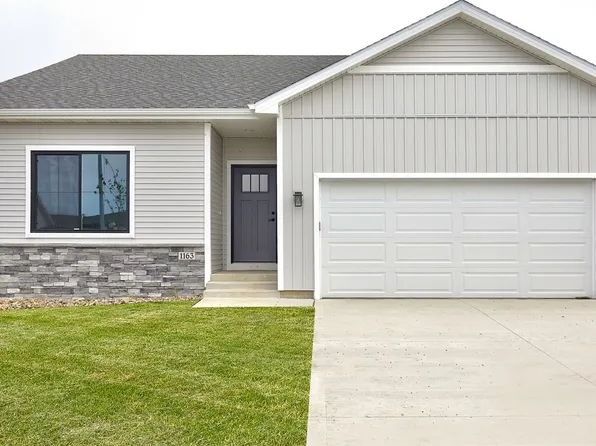 1163 NW Petersen Dr, Waukee, IA 50263