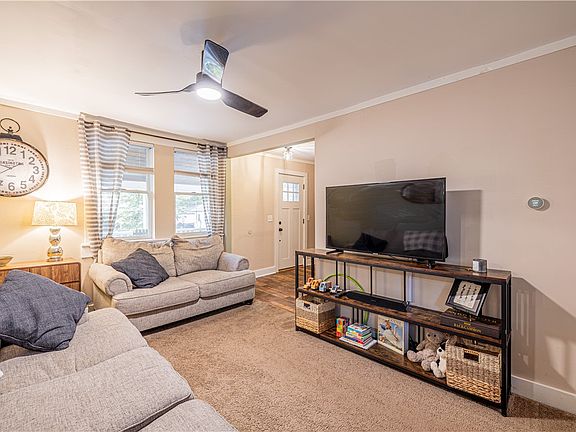 3rd image of 117 Benton St
