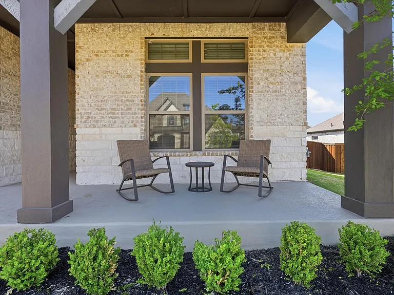 603 Crystal View Dr — Photo 3