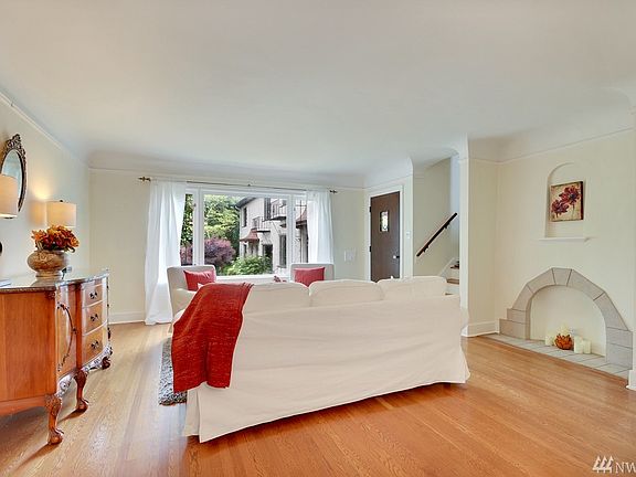 4th image of 2205 Bigelow Ave N