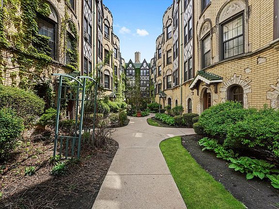 2nd image of 4205 N Kedvale Ave APT 2B